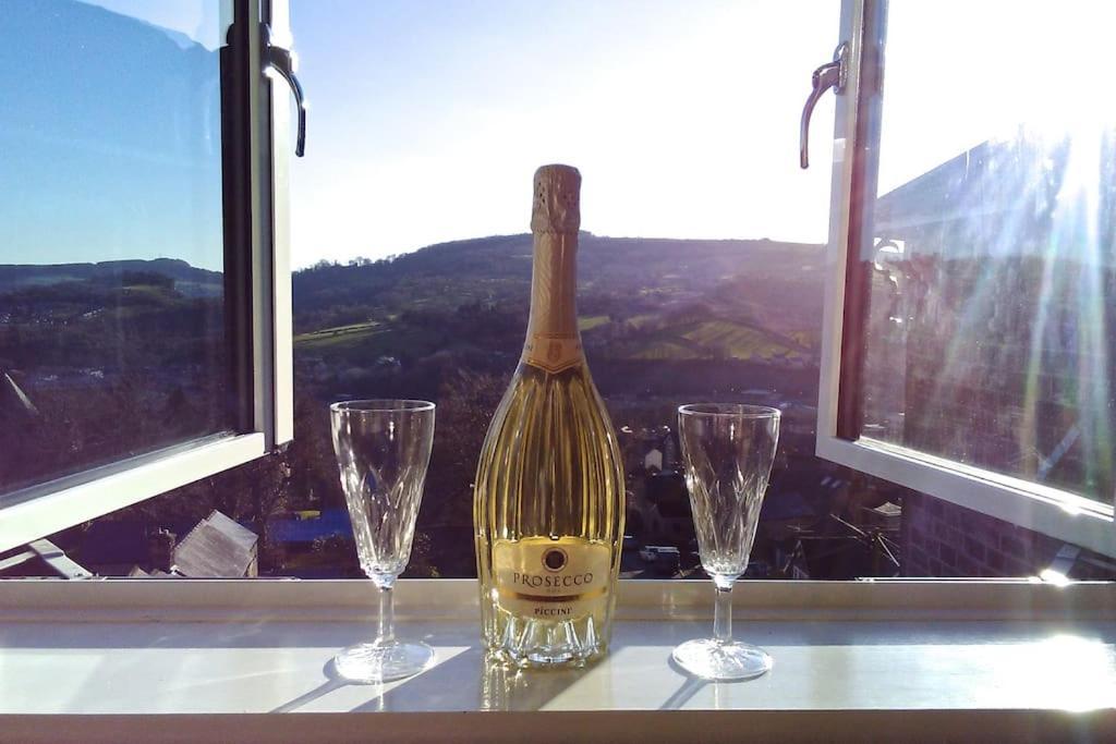 Birds Nest, Romantic Getaway With Stunning Views ماتلوك المظهر الخارجي الصورة